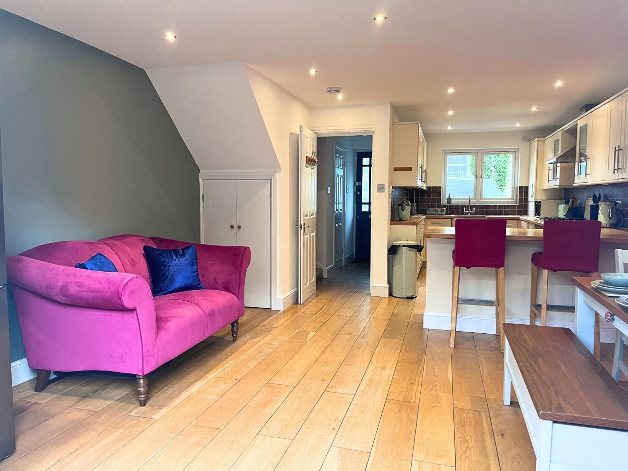 Jekyll'S On Hyde - Spacious Town House - Central Winchester - Free Parking, Sleeps 5 - By Xplus Stays Luaran gambar