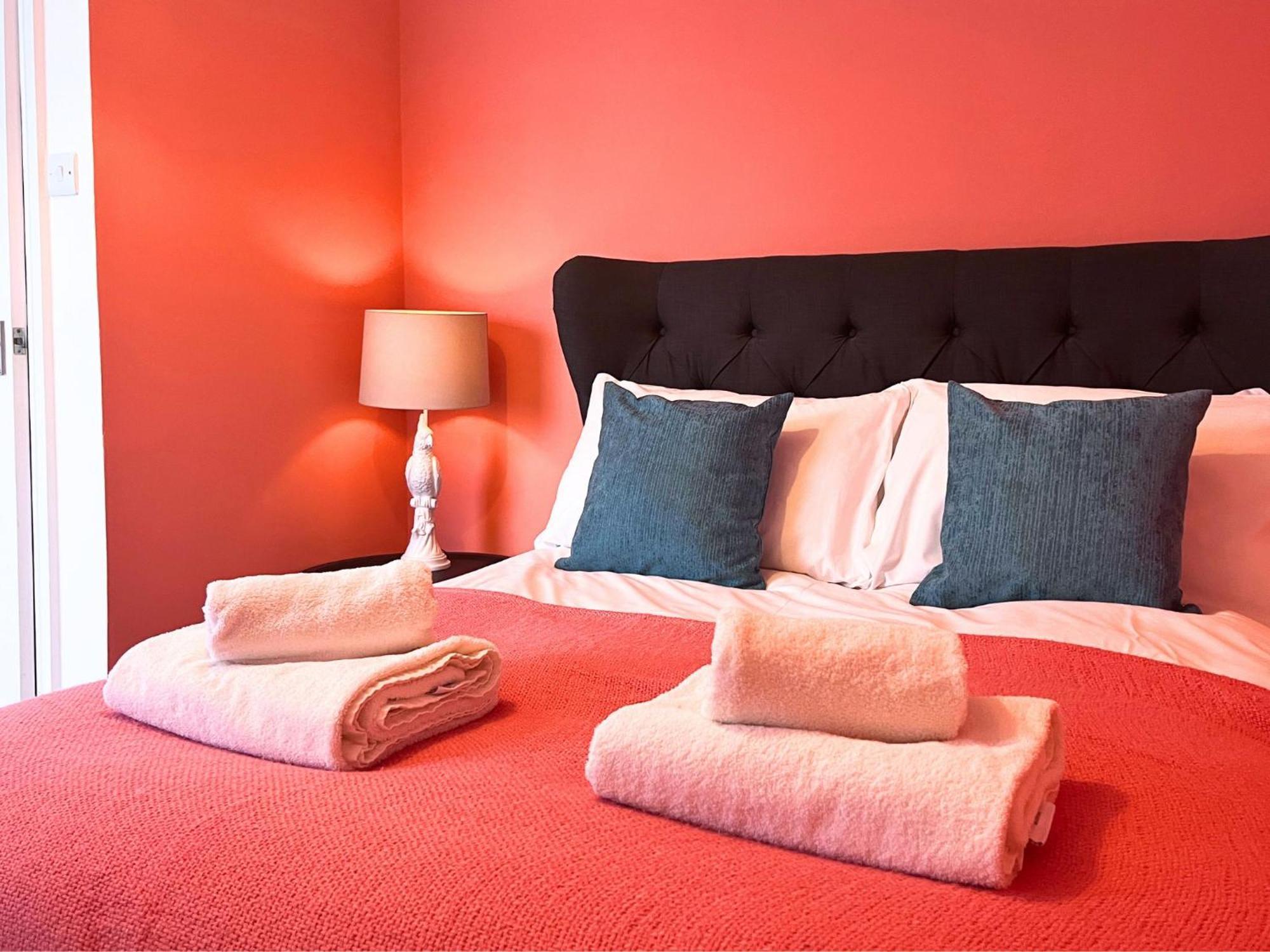 Jekyll'S On Hyde - Spacious Town House - Central Winchester - Free Parking, Sleeps 5 - By Xplus Stays Luaran gambar