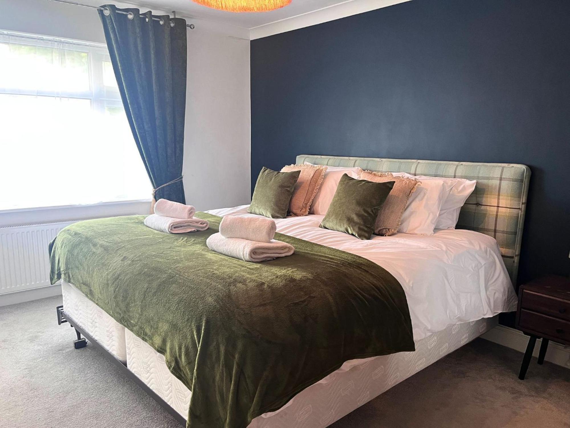 Jekyll'S On Hyde - Spacious Town House - Central Winchester - Free Parking, Sleeps 5 - By Xplus Stays Luaran gambar