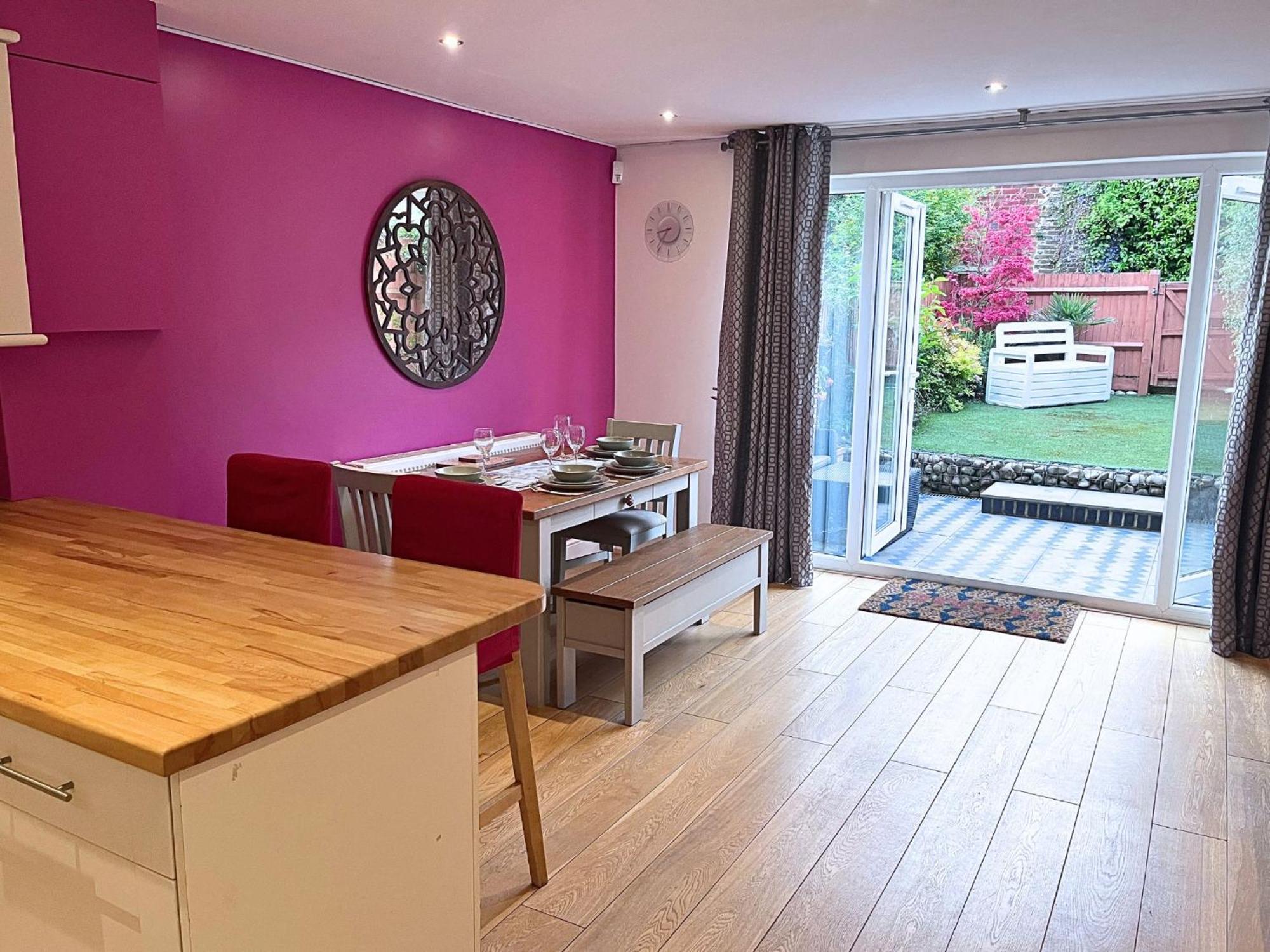 Jekyll'S On Hyde - Spacious Town House - Central Winchester - Free Parking, Sleeps 5 - By Xplus Stays Luaran gambar